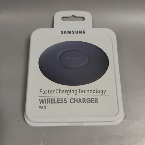 BOXED SAMSUNG WIRELESS CHARGING PAD 