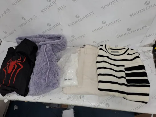 BOX OF ASSORTED CLOTHING ITEMS TO INCLUDE TOPS, JEANS, PYJAMAS ETC 