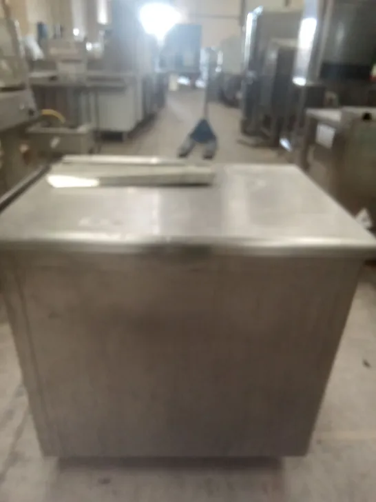 LINCAT COMMERCIAL GM2 HOT CUPBOARD 