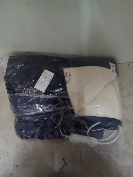 PACKAGED SUPER POLAR FLEECE 160CM X 120CM HEATED BLANKET( NAVY BLUE )