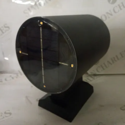 ROUND BLACK SOLAR LIGHT 