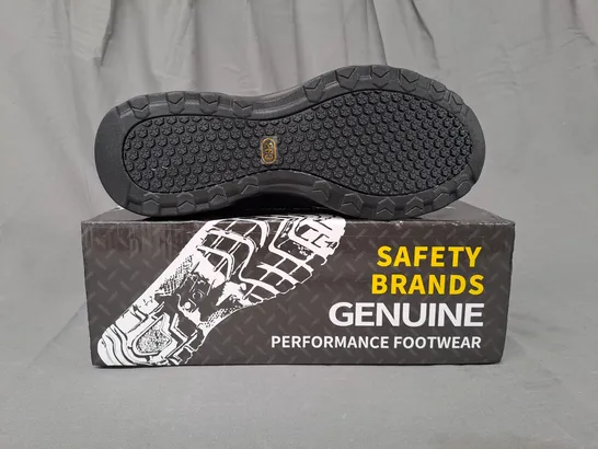 BOXED PAIR OF GUYISA SAFETY SHOES IN BLACK UK SIZE 8