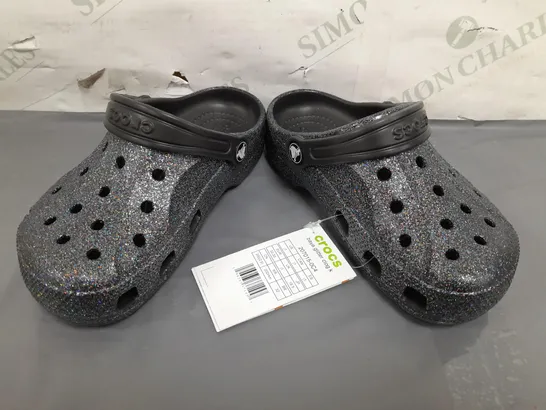 PAIR OF CROCS BAYA GLITTER KIDS CLOGS UK SIZE J1