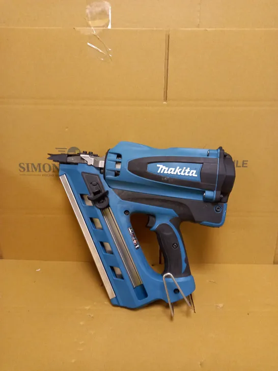 MAKITA CORDLESS CLIPPED HEAD FRAMING NAILER