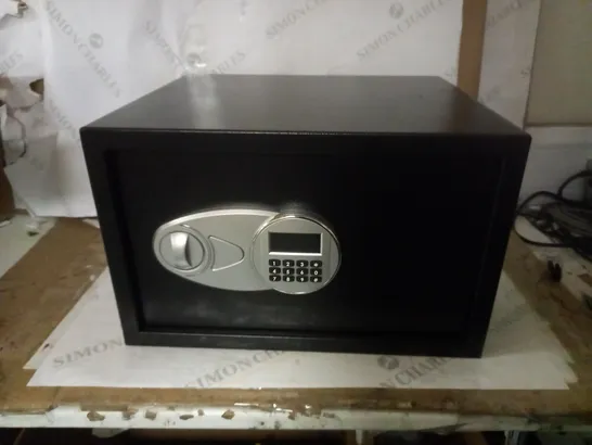 AMAZON BASICS SECURITY SAFE 34 L - BLACK