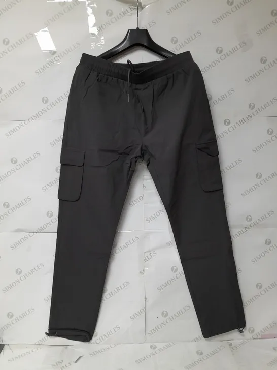 ARNE UTILITY CARGO PANT IN GREY SIZE L