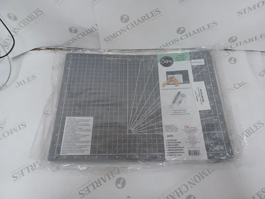 SIZZIX ACCESSORY CUTTING MAT A3 X3