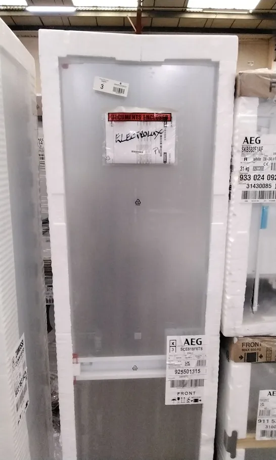 AEG  SCE818F6TS FRIDGE FREEZER RRP £875.00