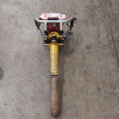 ROBEL 62.05 2 STROKE VERTICAL TAMPER - RAILWAY MAINTENANCE TOOL