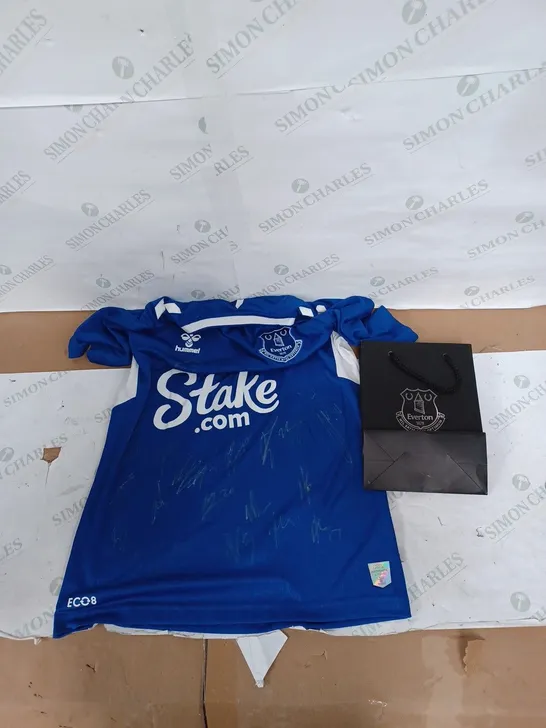 EVERTON SIGNED FOOTBALL SHIRT WITH BAG 