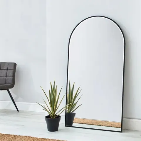 BOXED APARTMENT ARCH LEANED MIRROR