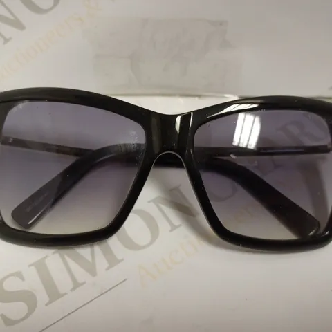 TOM FORD LEAH FASHION SUNGLASSES