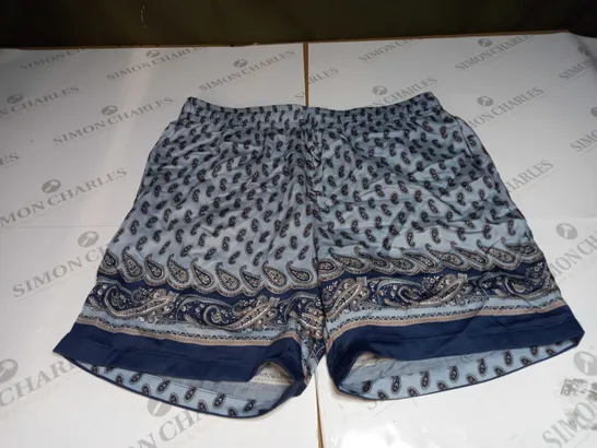 MOSS PAISLEY PATTERN SHORTS SIZE M