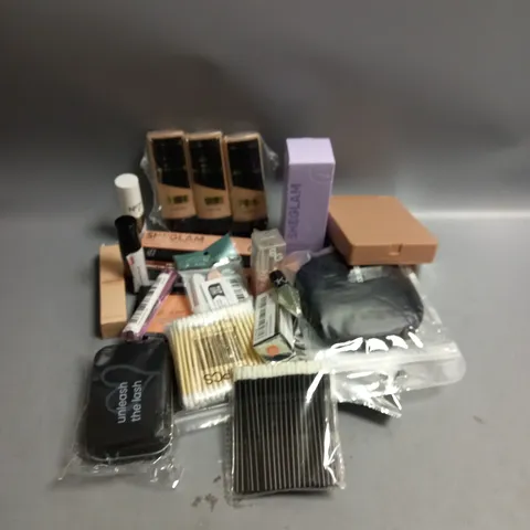 LOT OF APPROX. 20 COSMETIC AND ACCESSORIES PRODUCTS TO INCLUDE SHEGLAM AND MAX FACTOR