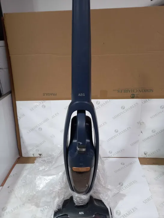 AEG X6 CORDLESS VACUUM CLEANER - COLLECTION ONLY 