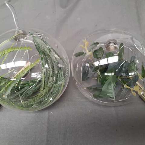 SARA DAVIES SET OF 2 15 CM PRE-LIT FOLIAGE GLASS BAUBLES