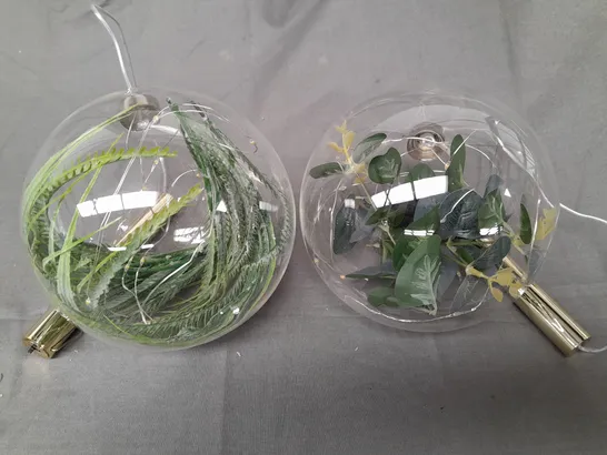 SARA DAVIES SET OF 2 15 CM PRE-LIT FOLIAGE GLASS BAUBLES