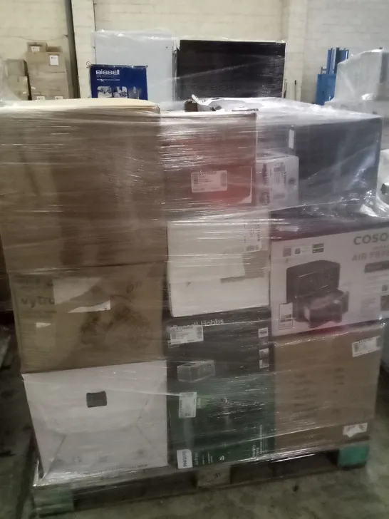 PALLET OF APPROXIMATELY 31 ASSORTED ELECTRICAL ITEMS TO INCLUDE AIR FRYERS , VACUUM CLEANERS AND TOASTERS 