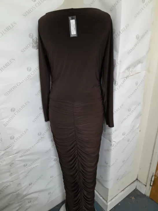 BOOHOO V NECK RUCHED SLINKY MAXI DRESS IN CHOCOLATE BROWN SIZE 12