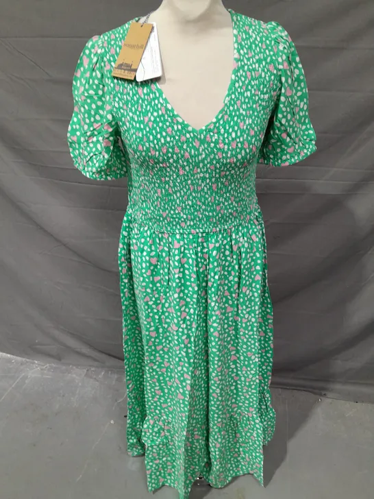 SUGARHILL BRIGHTON PAXTON MIDI SHIRRED V-NECK DRESS IN GREEN ANIMAL LOVE HEART SIZE 10