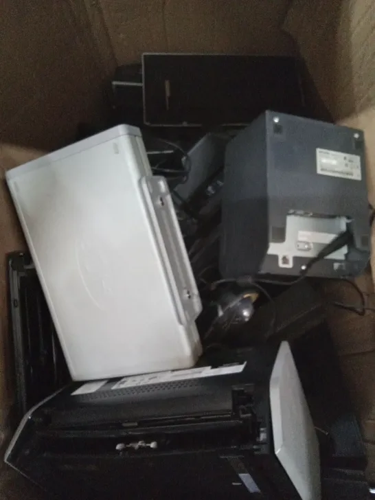 BOX OF ELECTRONICS INCLUDING FUJITSU SCANNERS, GAMING MOUSE AND SOUNDBARS 