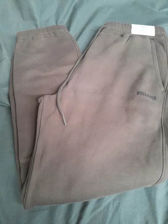 HOLLISTER SWEATPANT JOGGERS IN BROWN - LARGE