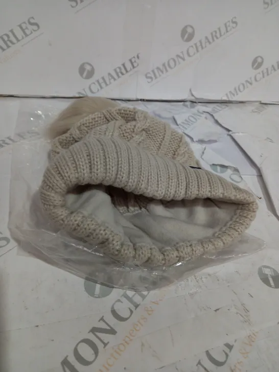 PACKAGED EONO CRÈME COLOURED WOOLLY BOBBLE HAT