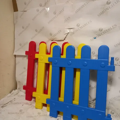 INDOOR & OUTDOOR PLAY FENCE 