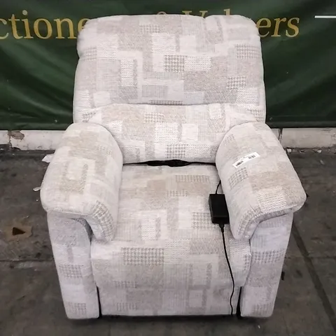 QUALITY BRITISH DESIGNED & MANUFACTURED G PLAN BEIGE/CREAM PATTERNED FABRIC ELECTRIC RECLINING ARMCHAIR