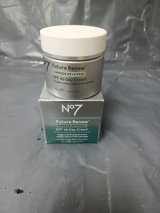 NO7 FUTURE RENEW DAMAGE REVERSAL SPF 40 DAY CREAM