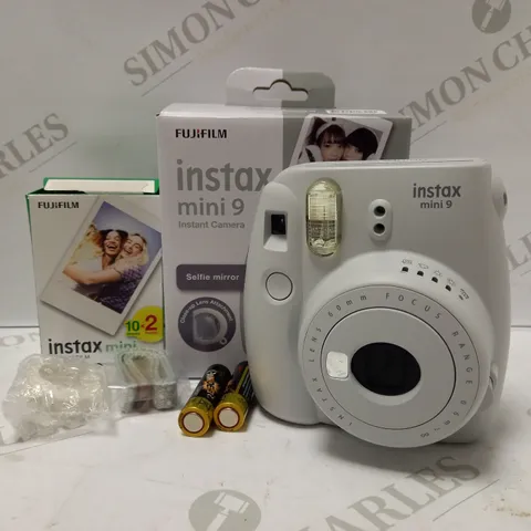 FUJIFILM INSTAX MINI 9 INSTANT CAMERA - SMOKY WHITE 