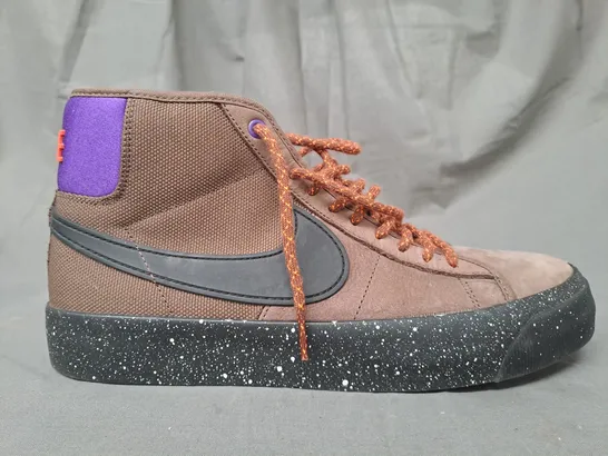 BOXED PAIR OF NIKE SB ZOOM BLAZER MID PRO GT SHOES IN BROWN/BLACK/PURPLE UK SIZE 8