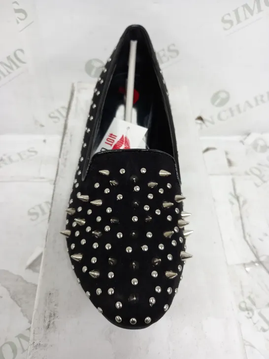 FLAT HEELED BLACK SPIKEY SHOE SIZE 5