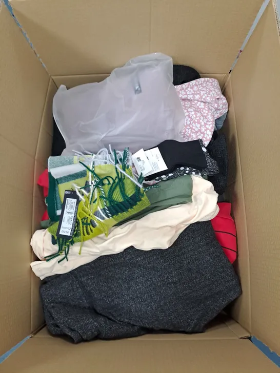 BOX OF ASSORTED CLOTHING ITEMS TO INCLUDE LEGGINGS, TOPS, ACCESSORIES ETC 