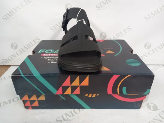 BOXED PAIR OF SKECHERS FOAMIES OPEN TOE SANDALS IN BLACK UK SIZE 2