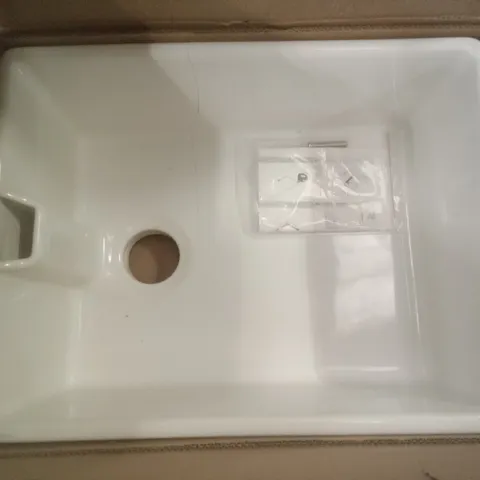 BOXED COOKE & LEWIS CHADWICK 1 BOWL BELFAST SINK 59.5×45.5CM