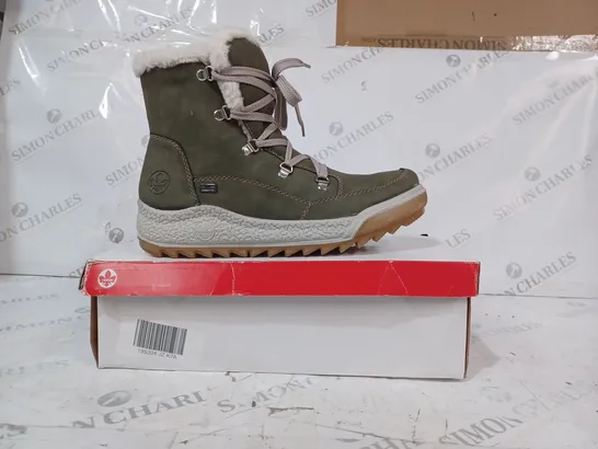 BOXED PAIR OF RIEKER WARM HIKING BOOTS, KHAKI - SIZE 7.5