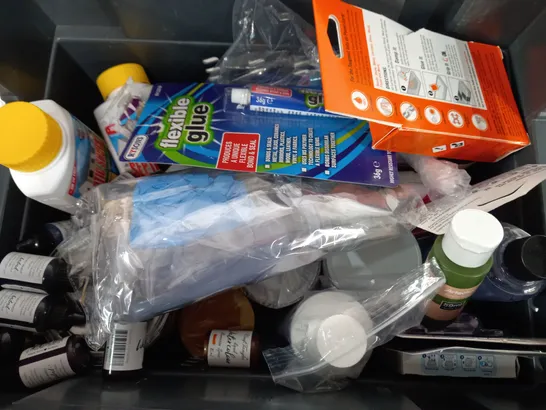 BOX OF APPROXIMATELY 12 ASSORTED ITEMS TO INCLUDE - FLEXIBLE GLUE - GORILLA GLUE - TRUSTLEAF LATEX RUBBER ECT