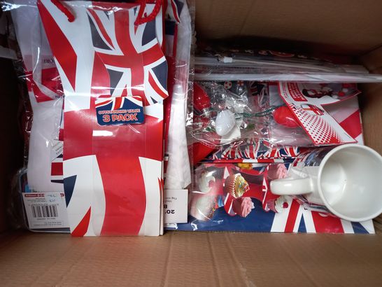 LOT OF APPROX. 40 ITEMS INCLUDING GARDEN TOOLS, MASCOTS, BRITISH FLAG ACCESSORIES