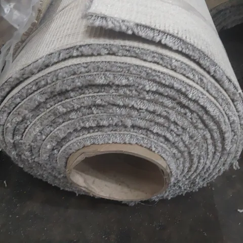 ROLL OF QUALITY FREEDOM XTRA FOG CARPET APPROXIMATELY 5M × 6.1M