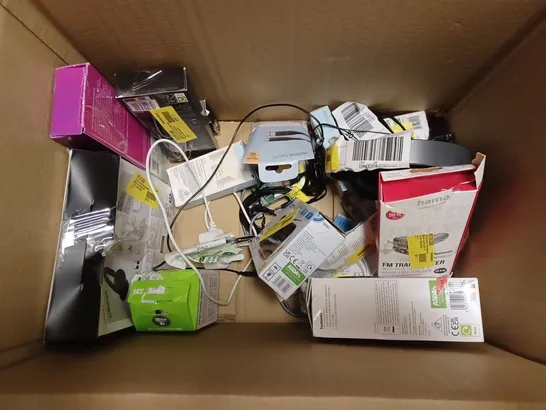 BOX OF APPROXIMATELY 25 ASSORTED ELECTRONICS TO INCLUDE RADIO, KEYBOARD, BLUETOOTH NECKBAND, ETC