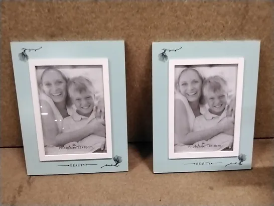 BOX OF APPROXIMATELY 40 PHOTO FRAMES 