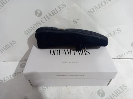 BOXED DREAMPAIRS SLIP ON FLATS - UK 7