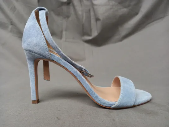 BOXED PAIR OF STEVE MADDEN JADELLE OPEN TOE SUEDE HEELED SANDALS IN PALE BLUE EU SIZE 36