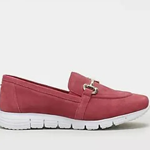 MODA IN PELLE FRANCIE LOAFER FUCSHIA SIZE 3