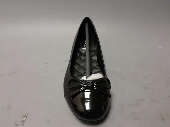 APPROXIMATELY 12 TOE CAP BALLERINA PAIRS IN BLACK - SIZE 3