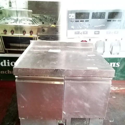 COMMERCIAL WORK STATION WITH UNDERCOUNTER FRIDGES