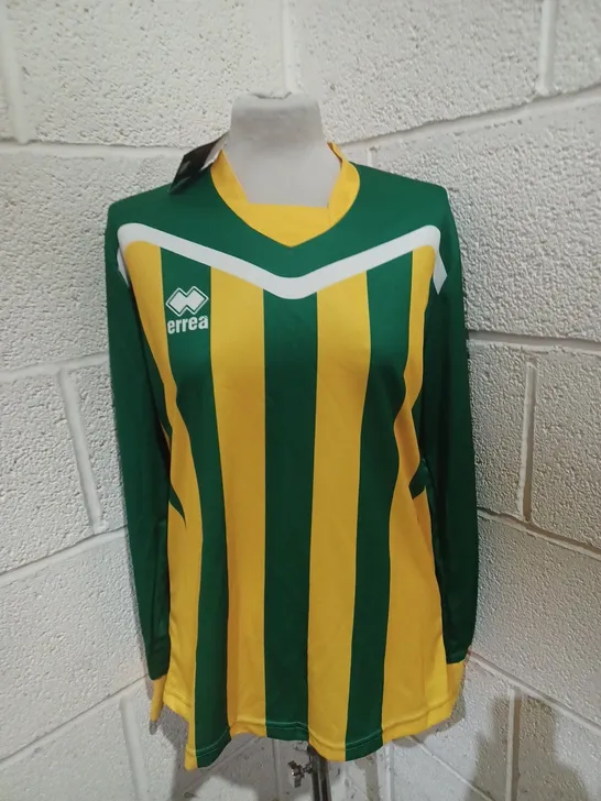 APPROXIMATELY 5 ASSORTED ERREA FOOTBALL TOP IN VARIOUS COLOURS AND SIZES 