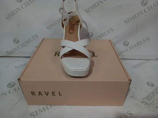 BOXED PAIR OF RAVEL OPEN TOE BLOCK HEELS IN WHITE UK SIZE 6