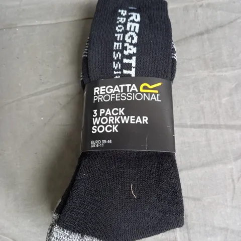 REGATTA PROFESSIONAL 3PACK WORKWEAR SOCKS IN BLACK/GREY SIZE 6-11